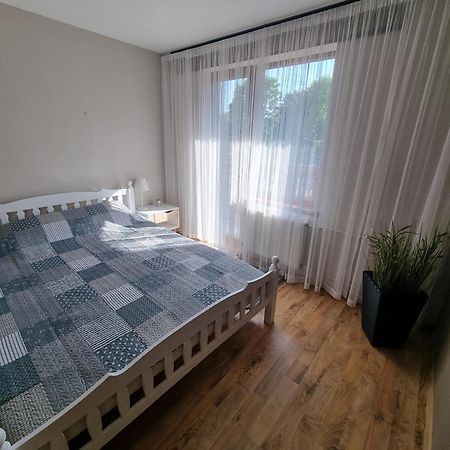 Apartment Kursi Kolka Exteriör bild