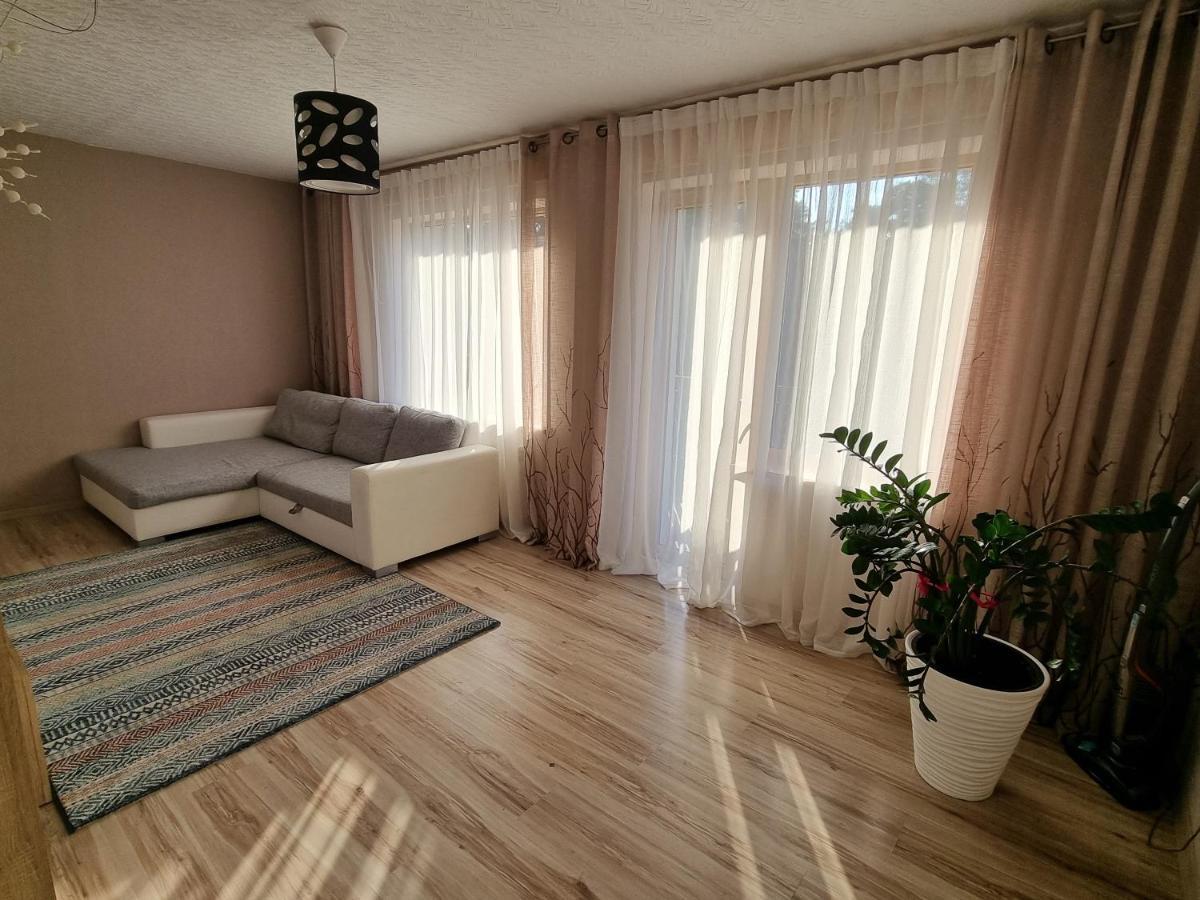 Apartment Kursi Kolka Exteriör bild